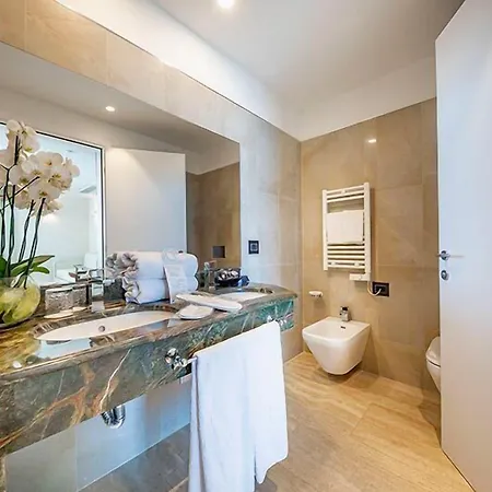 Отель Victoria Palace 4*