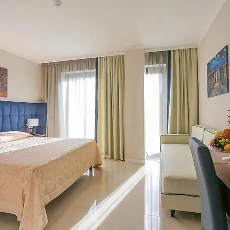 Victoria Palace Чефалу