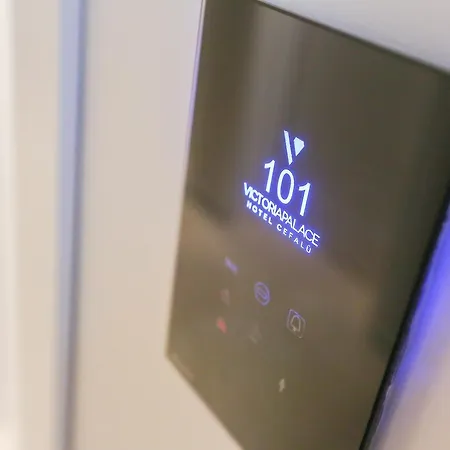 Victoria Palace Чефалу