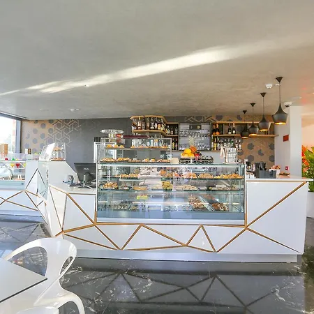 Victoria Palace 4* Чефалу