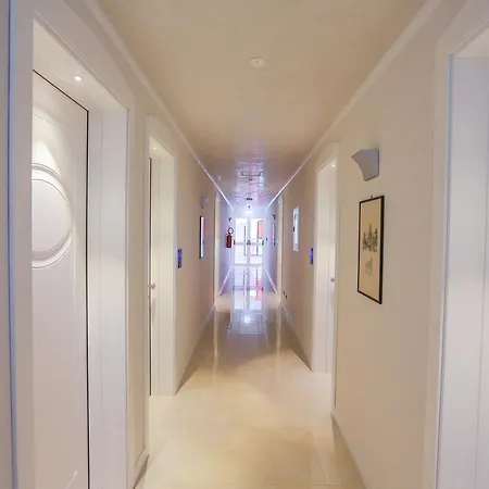 Victoria Palace Отель Чефалу