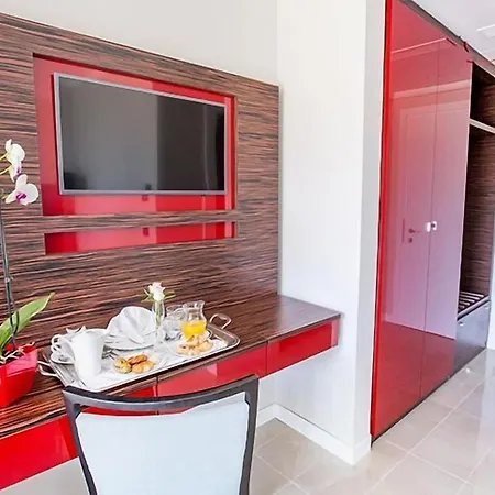Victoria Palace 4*