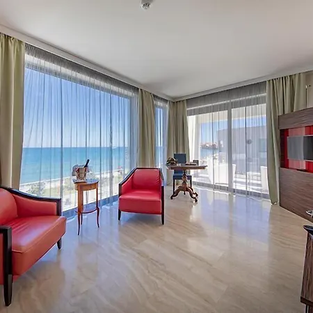 ホテル Victoria Palace チェファル