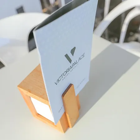 切法卢维多利亚宫酒店 4* 切法卢
