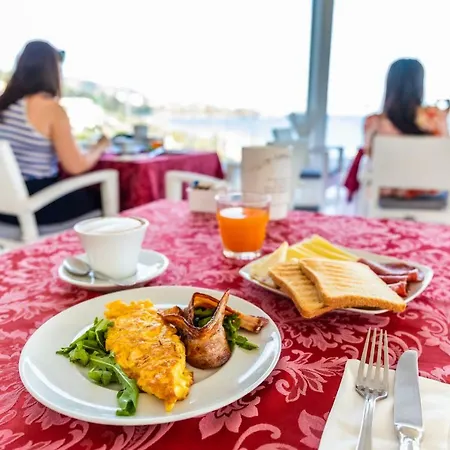 Victoria Palace チェファル