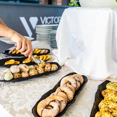 ホテル Victoria Palace チェファル