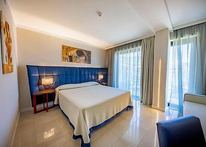 Victoria Palace Hotel 4*